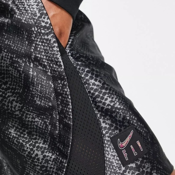 NWT Nike Dri-Fit Rebel Fly Basketball Shorts in Grey/Black - Picture 2 of 11